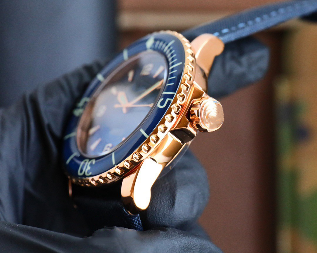 Customized watch, 42mm, sapphi - Canvas Strap Watch 评论和价格